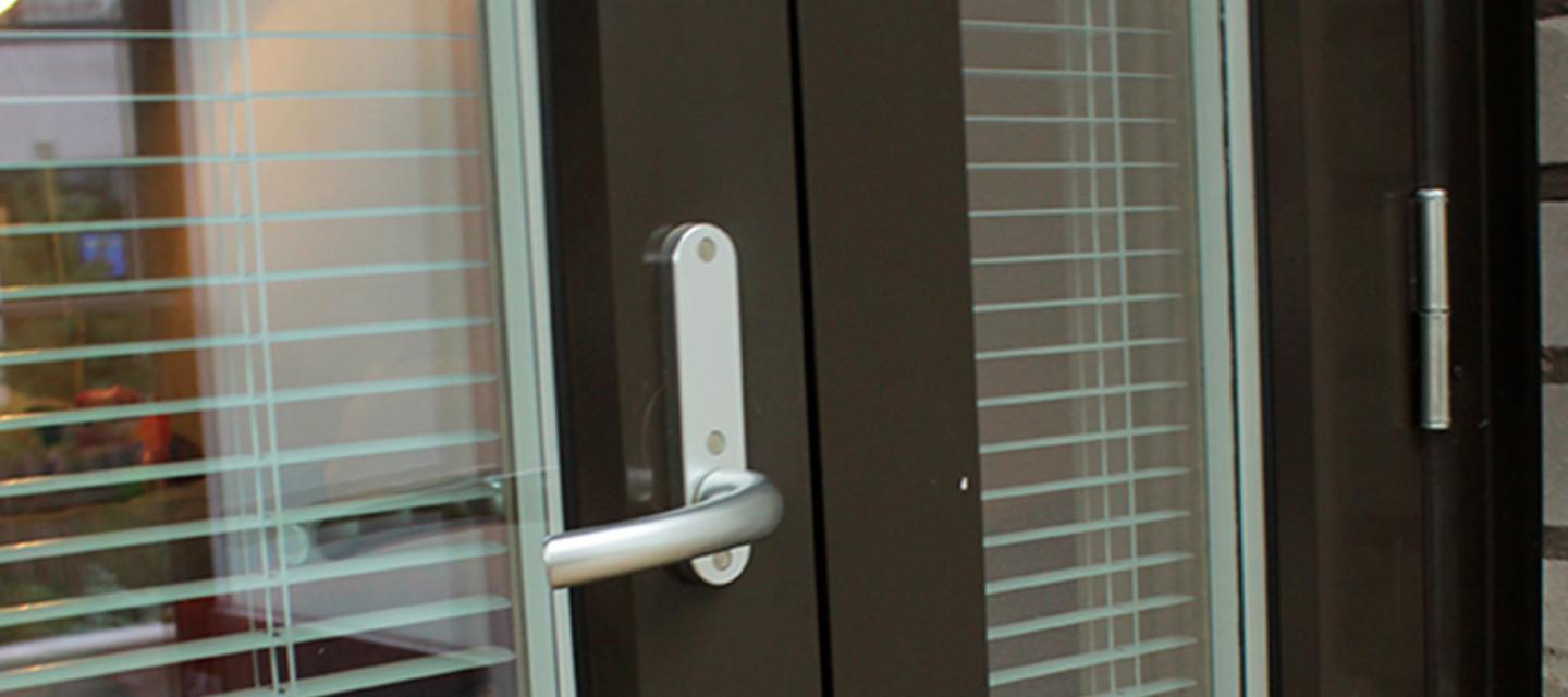 Door accessories and individualization